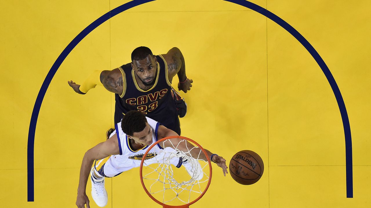 Curry led the Warriors to a 4-2 Finals win against the Cavaliers in 2015.