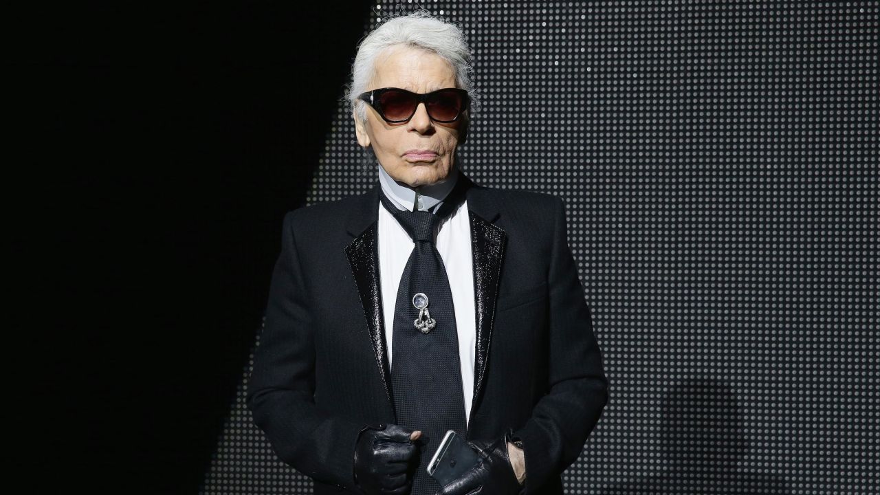 kijk in Verwarren slaap Karl Lagerfeld: the controversial and pioneering designer inspiring this  year's Met Gala dress code | CNN