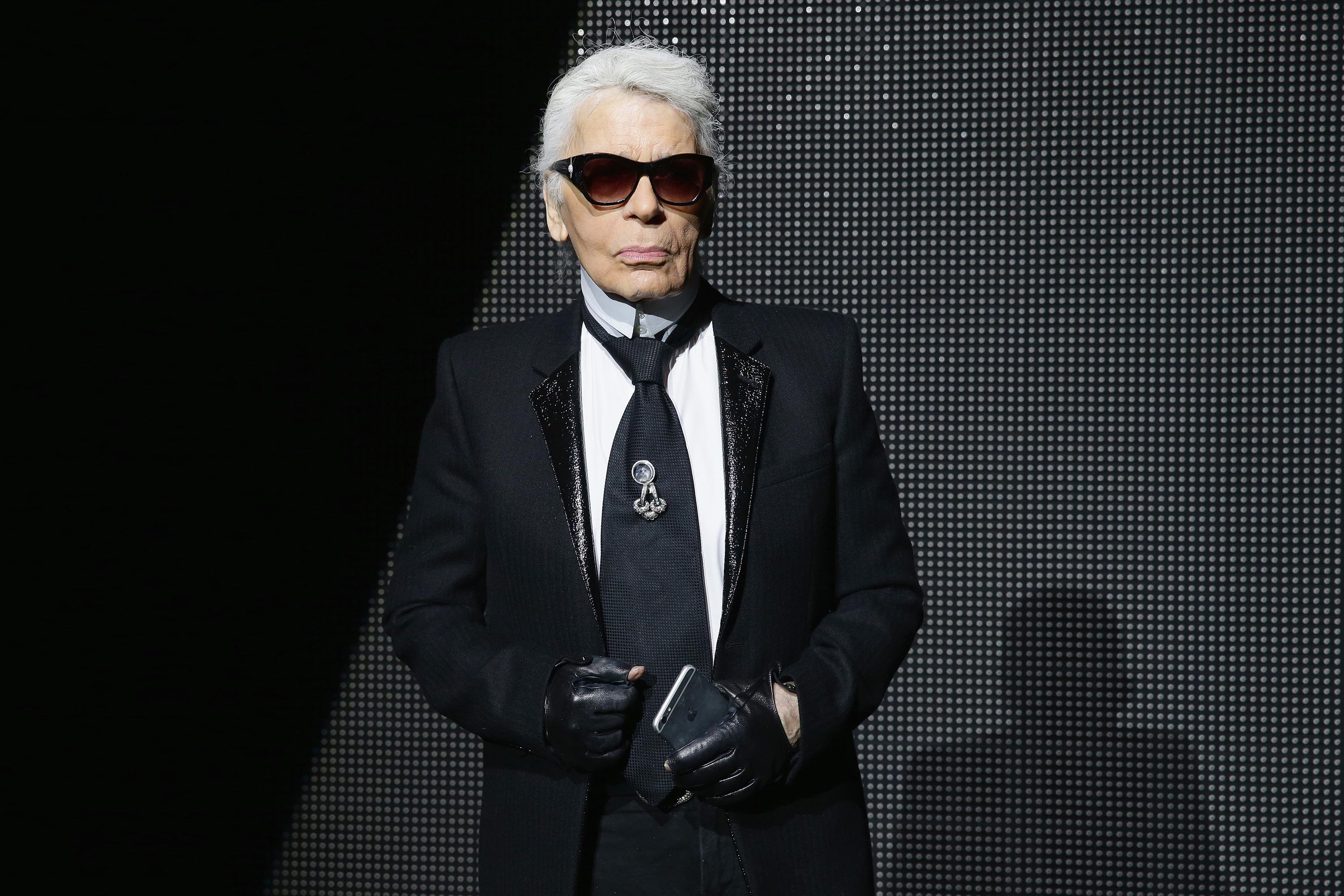 Chanel's Karl Lagerfeld Is Awarded Paris's Highest Honor, La