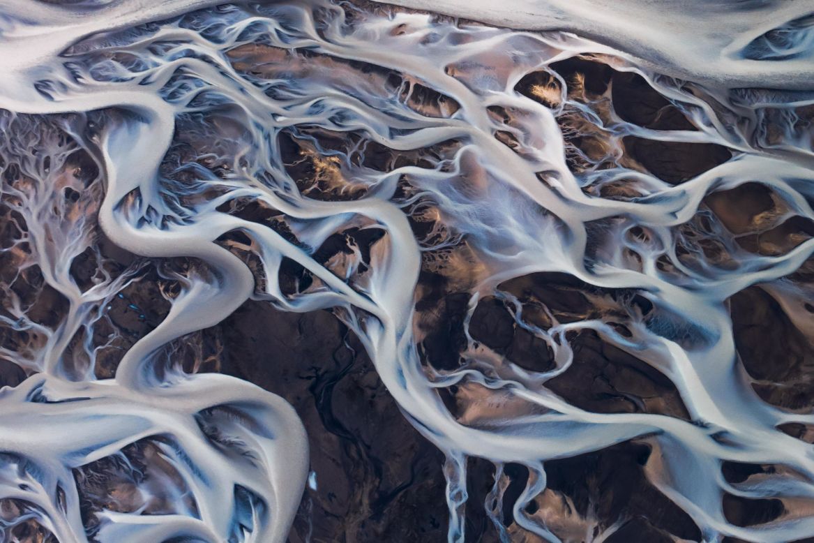 From a small plane over the Tungnaá river in Iceland, Chris Byrne photographed the abstract glacial river systems in the highlands. 