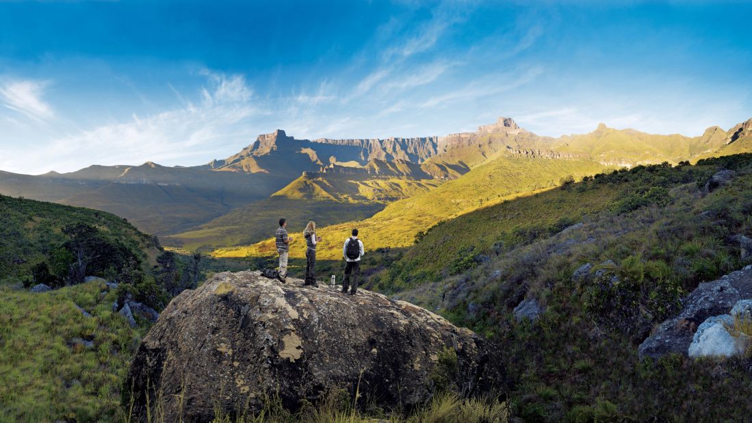<strong>Shared summit: </strong>The Mont-Aux-Sources trail ascends the legendary Drakensberg escarpment. The relatively flat summit is shared by South Africa and Lesotho.
