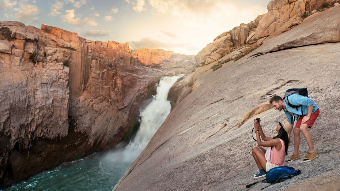 The Klipspringer Trail starts near the biggest waterfall on the Orange River.