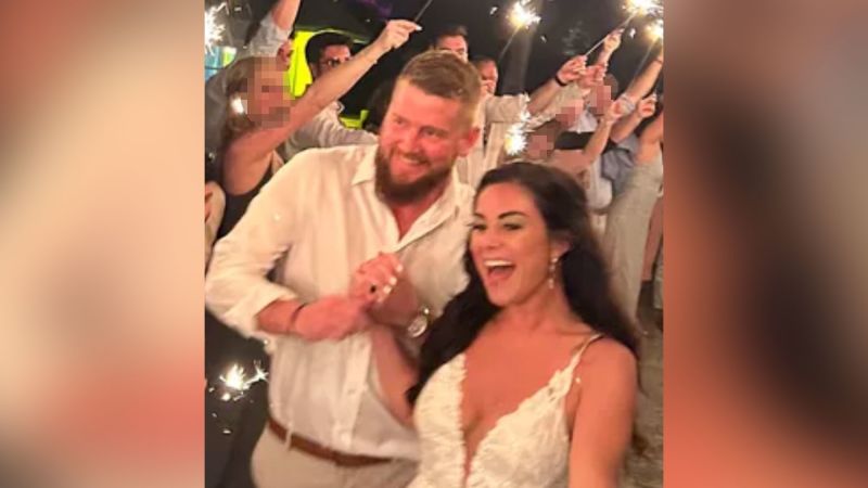 A bride had just gotten married in South Carolina pic photo