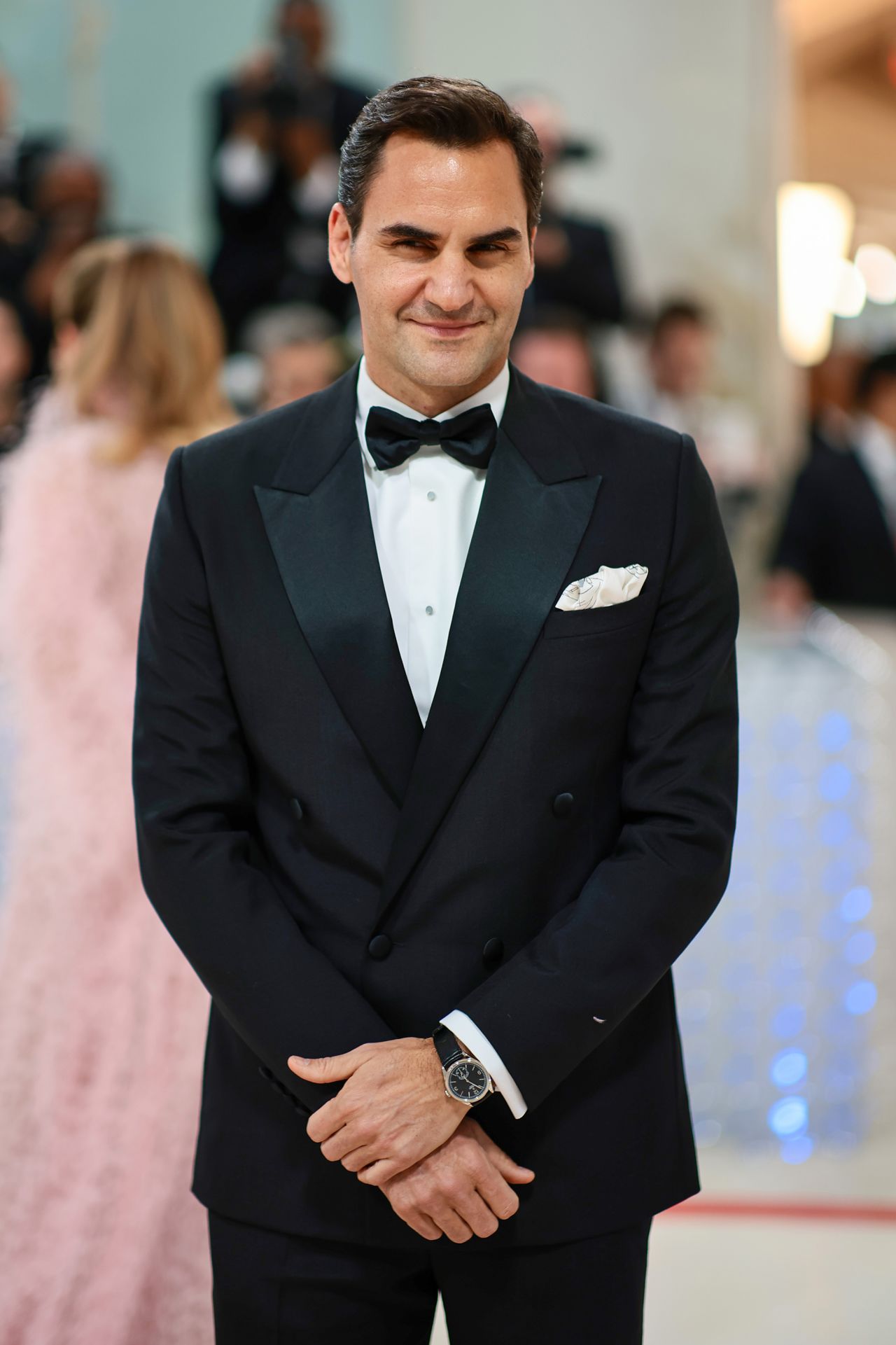 Met Gala co-chair Roger Federer wore a Dior suit, with the lining and pockets featuring sketches by Kim Jones that honor Lagerfeld. 
