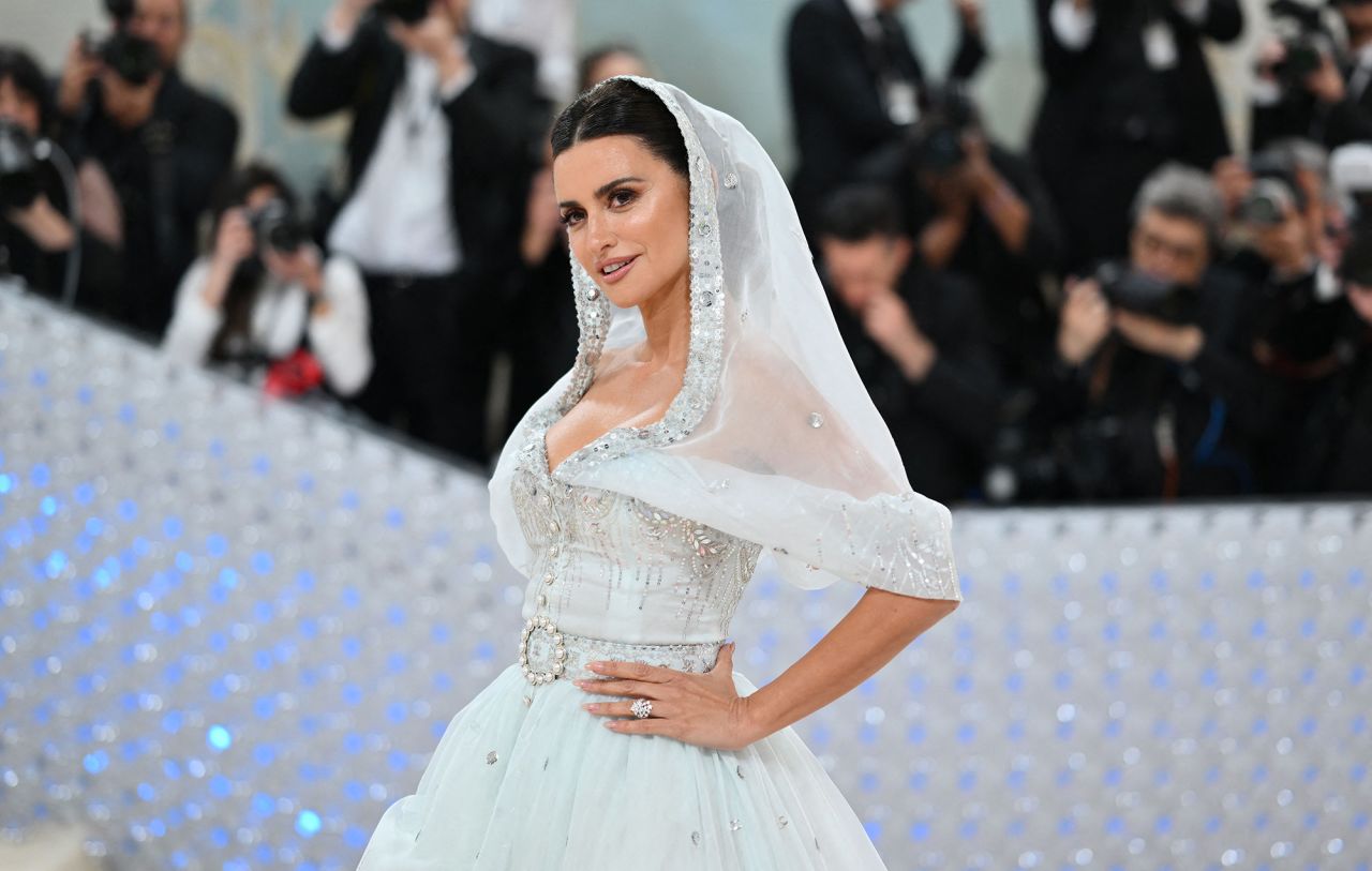 Penelope Cruz, who wore archival Chanel bridal, told Vogue that she met Lagerfeld in 1999 and they became close after he named her an ambassador to the brand. "I loved him so much," she said.
