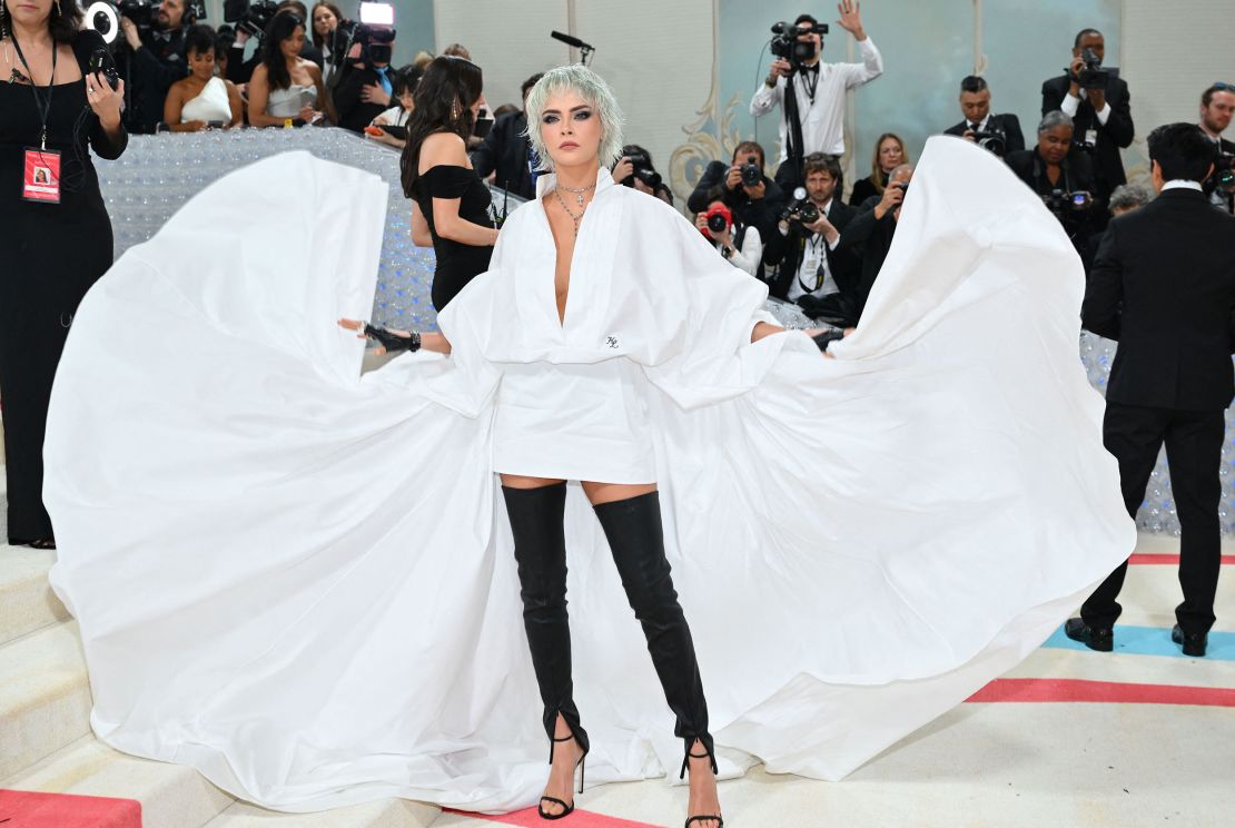 Delevingne similarly rocked a gray wig at the Met Gala in honor to Lagerfeld.