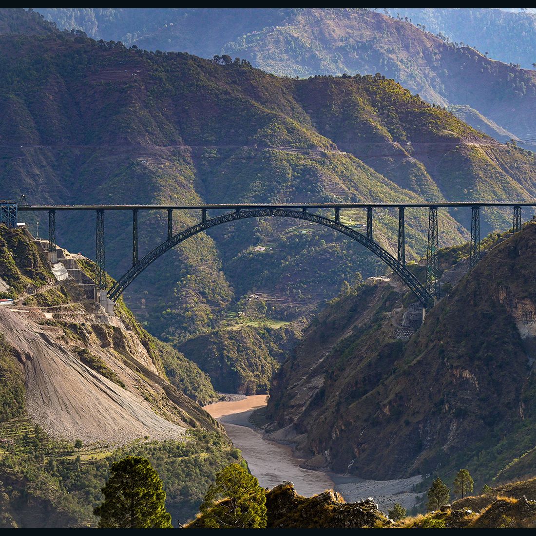 Jammu And Kashmir Blue Videos - India constructs world's highest railway bridge above Chenab River in Jammu  and Kashmir region | CNN