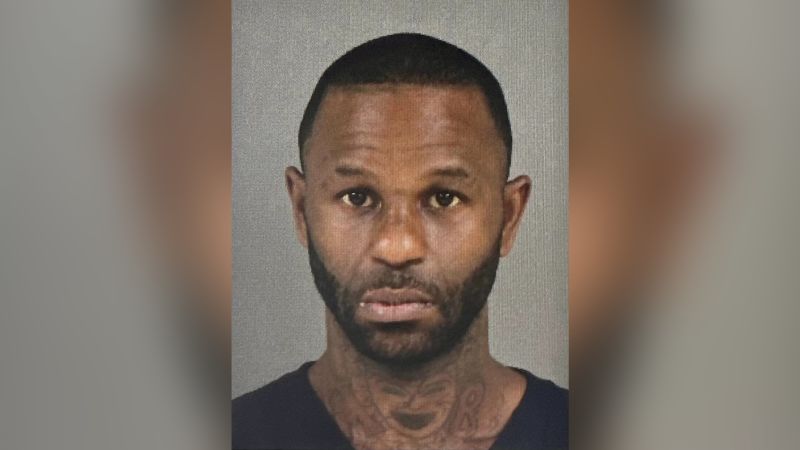 NextImg:1 of 4 Mississippi jail escapees found dead in New Orleans as search continues for last one on the loose | CNN