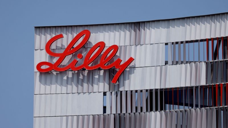 Read more about the article Experimental Alzheimer’s drug slows cognitive declines in large trial drugmaker Eli Lilly says – CNN