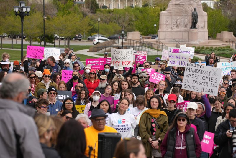 Judge blocks Utah's ban on abortion clinics from taking effect