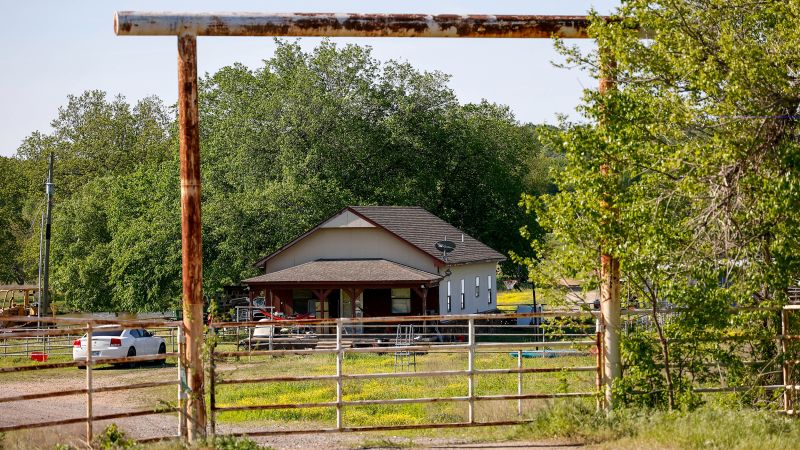 Oklahoma sex offender fatally shot his wife, her 3 kids and 2 teen girls before killing himself, police say | CNN
