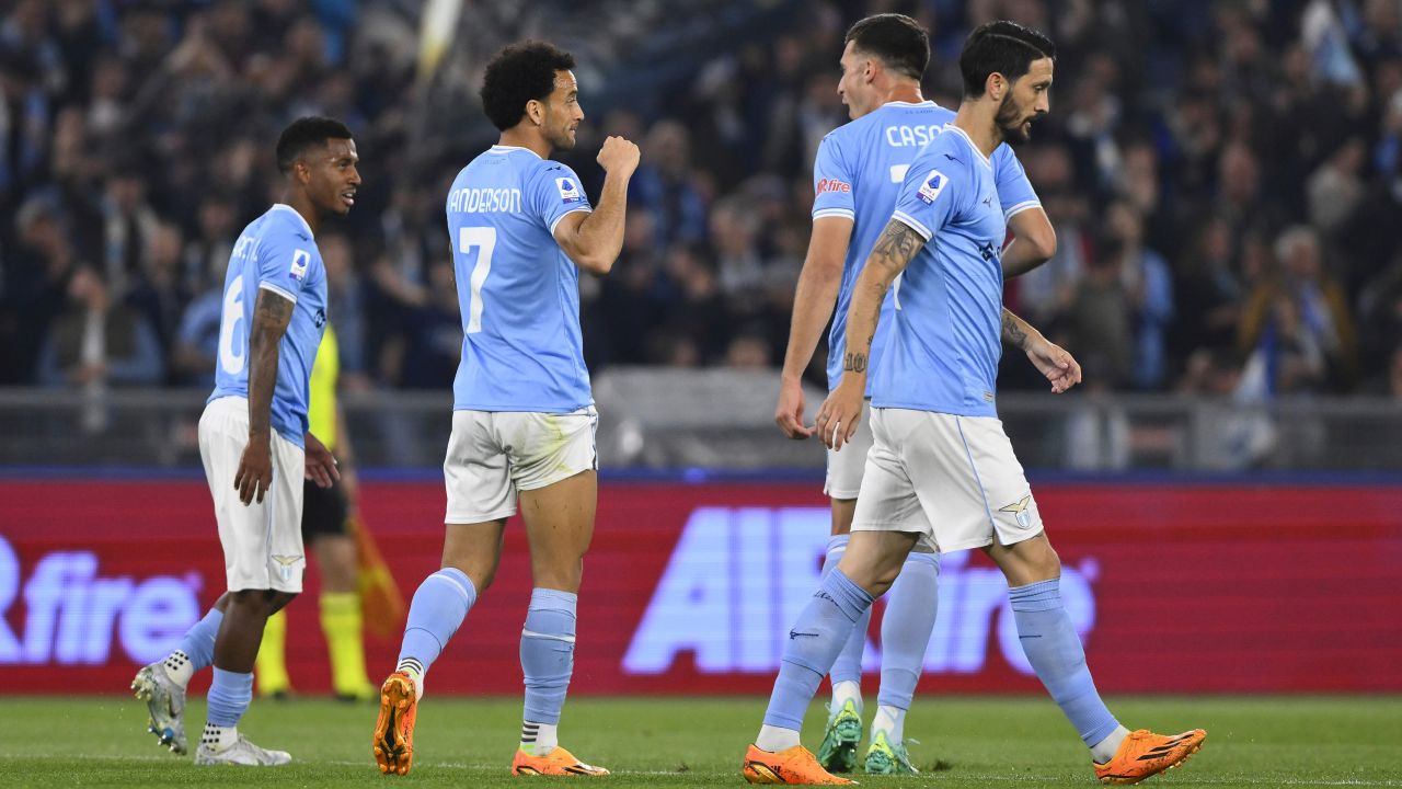 Felipe Anderson celebrates after scoring against Sassuolo on May 3, 2023.