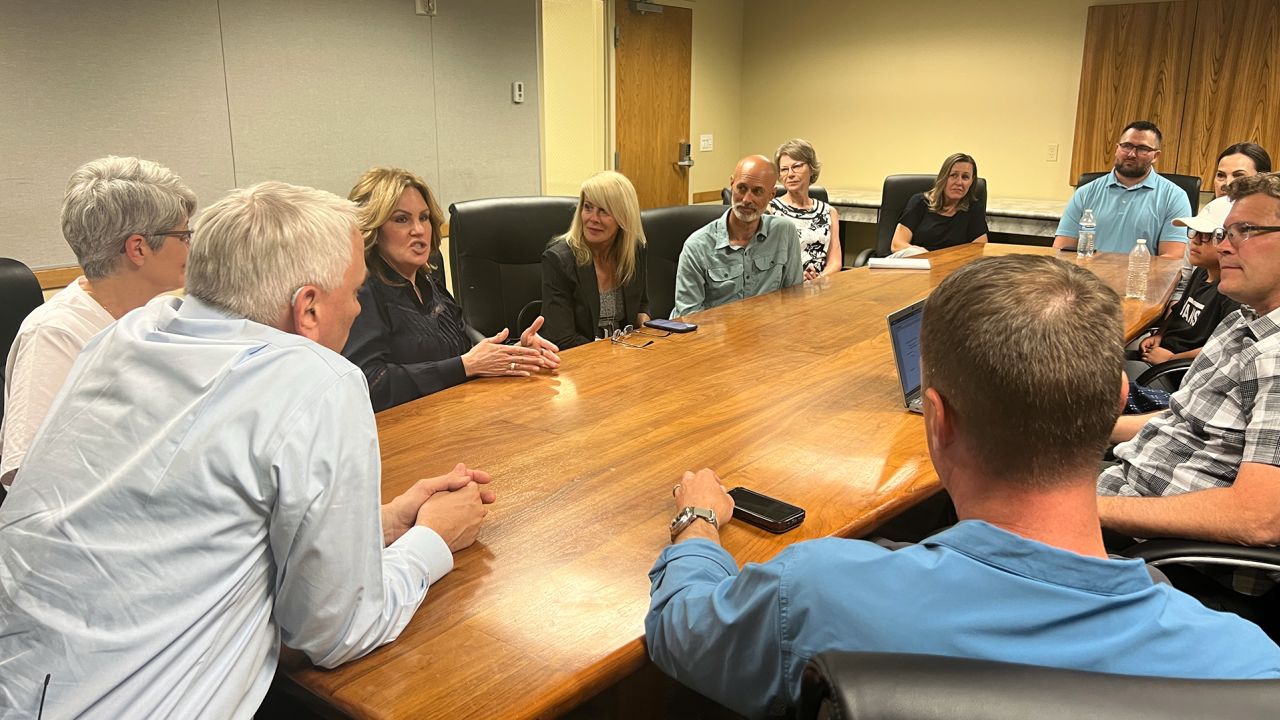 Arizona Independents hold monthly meetings to discuss combating extremism.