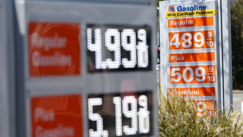 NextImg:Will wages outpace inflation for long? It depends on the job | CNN Business