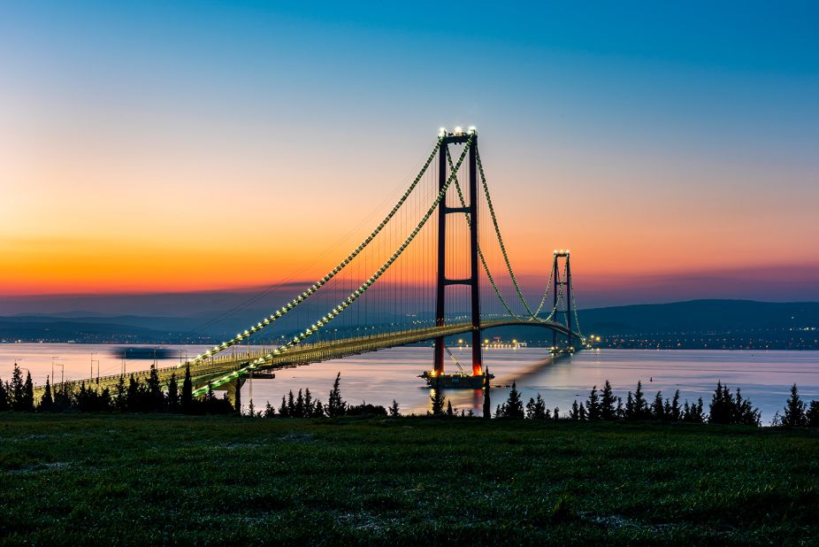 <strong>Record breaker: </strong>The nearby Çannakale 1915 Bridge, opened in 2022, holds the world record for the longest suspension bridge span.