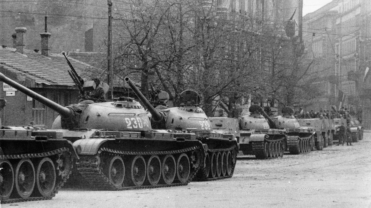 Soviet T-54/T-55 tanks form a threatening ring round the Parliament buildings in Hungary on November 12, 1956.