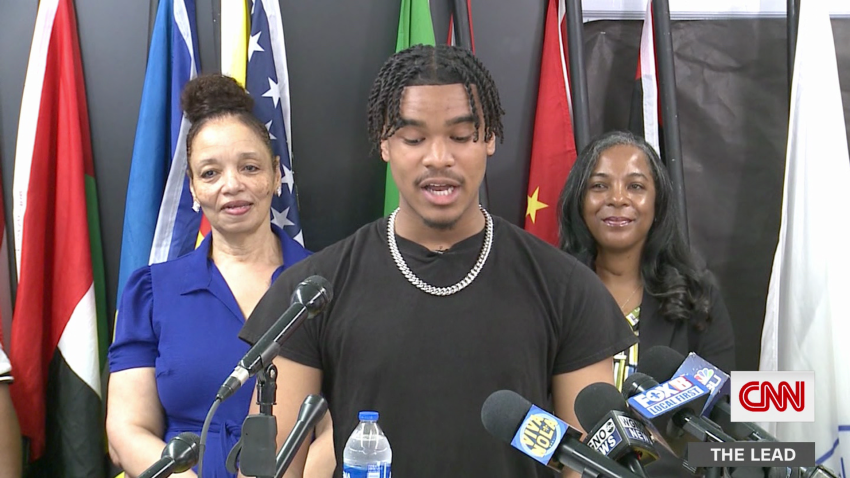 exp Student accepted at 185 colleges The Lead barnes intv 05054PSEG1 cnn world_00002001.png