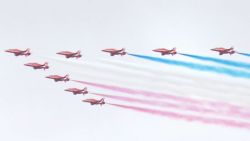 red arrow fly over buckingham palace