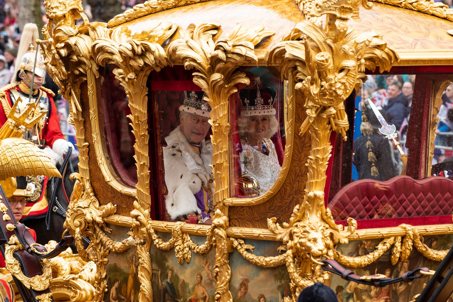 The Gold State Coach that carried the King and Queen <a href="index.php?page=&url=https%3A%2F%2Fwww.cnn.com%2Fuk%2Flive-news%2Fking-charles-iii-coronation-ckc-intl-gbr%2Fh_29ede4c8497c4ddfe0103e34a729b328" target="_blank">is incredibly heavy</a>, weighing 4 tons. Because of its weight, it can travel only at a walking pace.