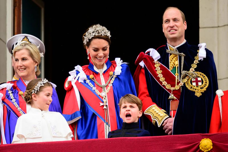 Kate And Charlotte’s Regal Twinning At The Coronation | CNN