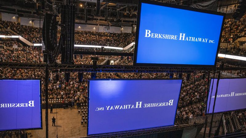 NextImg:Berkshire Hathaway sees jump in earnings as annual meeting begins | CNN Business