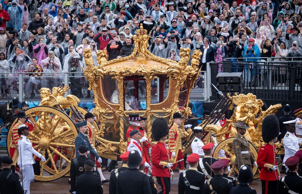 The King and Queen travel to Buckingham Palace in the Gold State Coach after the ceremony at Westminster Abbey.
