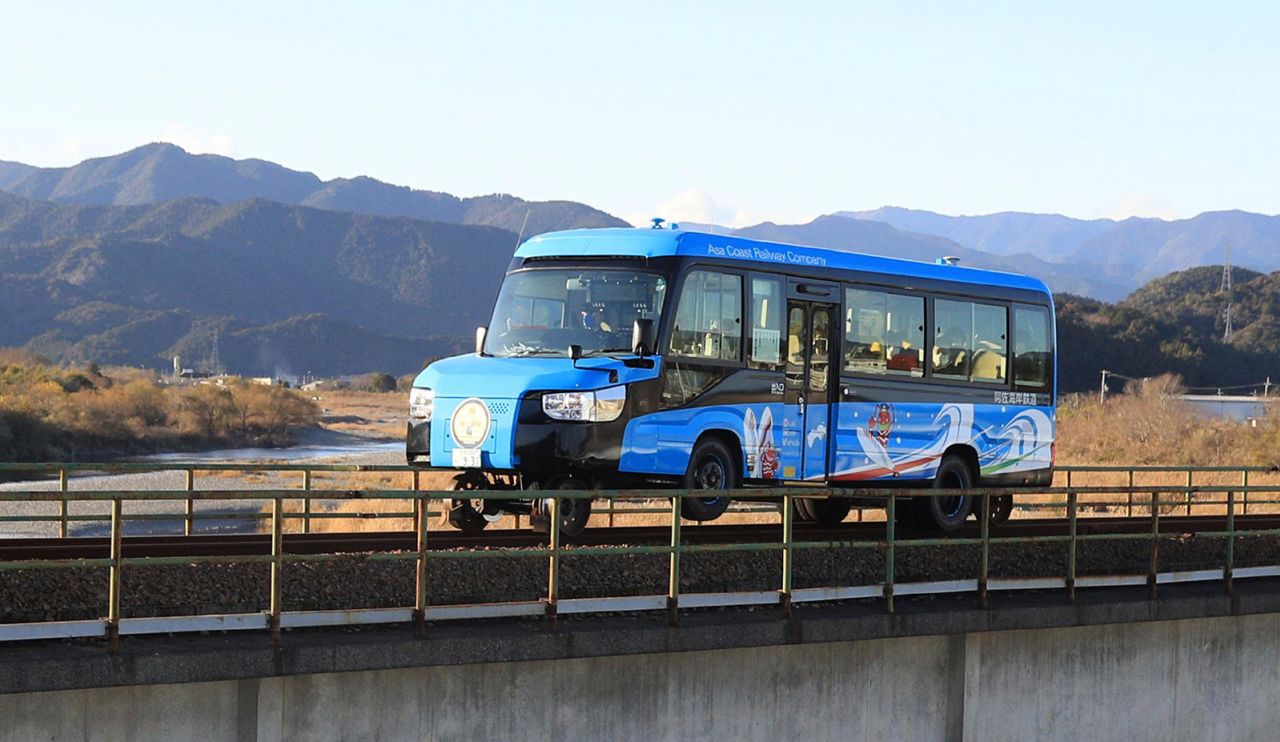<strong>DMV Road-Rail Bus, Japan: </strong>With a capacity of 23, including passengers and crew, the DMV is a diesel-powered bus fitted with a set of retractable rail wheels which can be deployed in about 15 seconds.