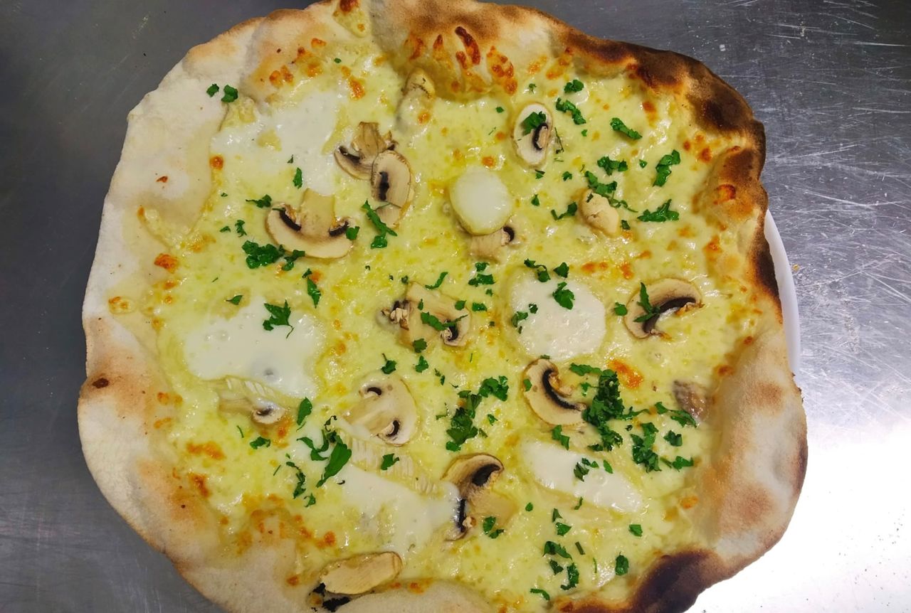 Their inventive toppings include mushroom and garlic.