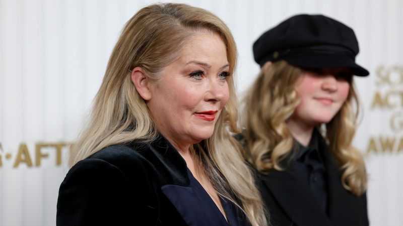 NextImg:Christina Applegate says she won't return to TV and film following multiple sclerosis diagnosis | CNN