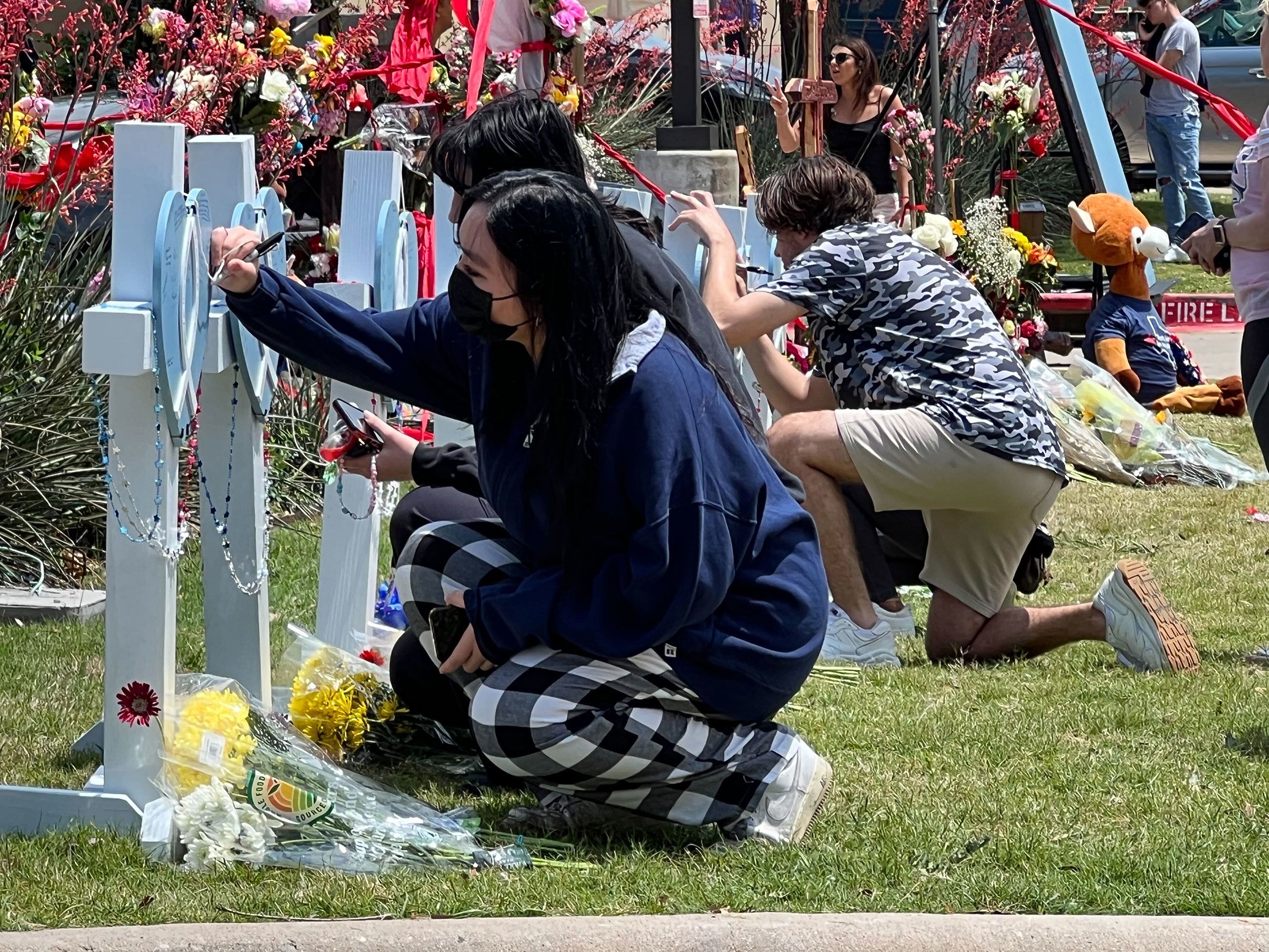 Texas Mass Shooting: Investigators Probe Right-wing Extremism Motives