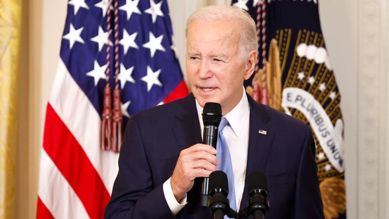 NextImg:Biden calls for 'fair deal' for writers as strike continues | CNN Politics