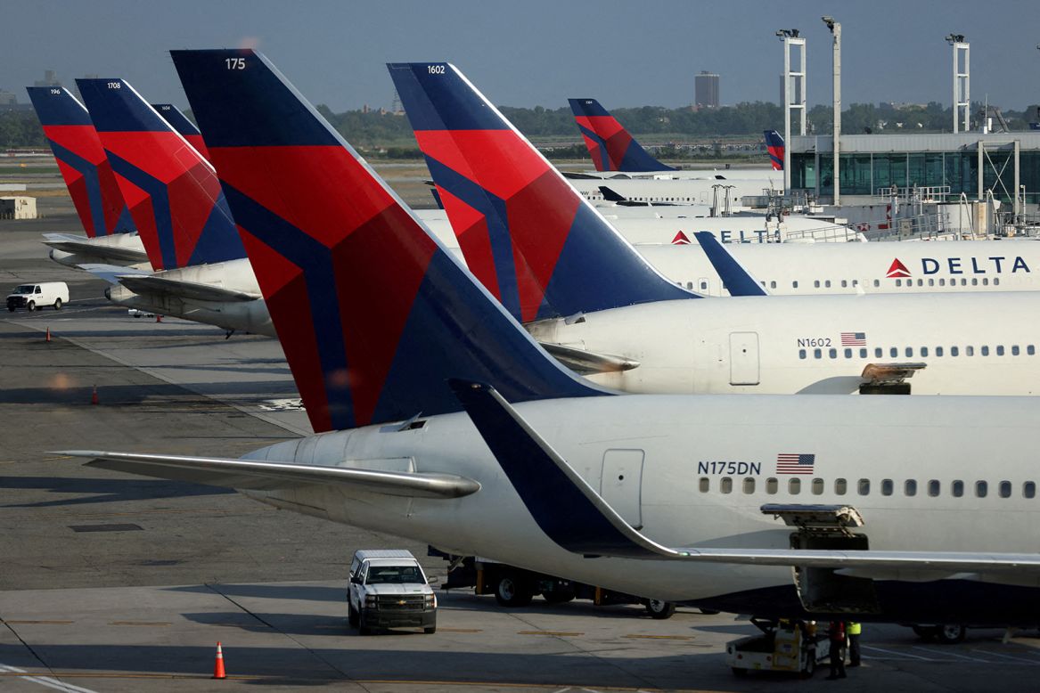 <strong>2. Delta Air Lines: </strong>According to J.D. Power's survey results, Delta Air Lines is number two for economy passengers. Meanwhile, Delta ranked number one for premium economy passengers and number two for first class and business class travelers.