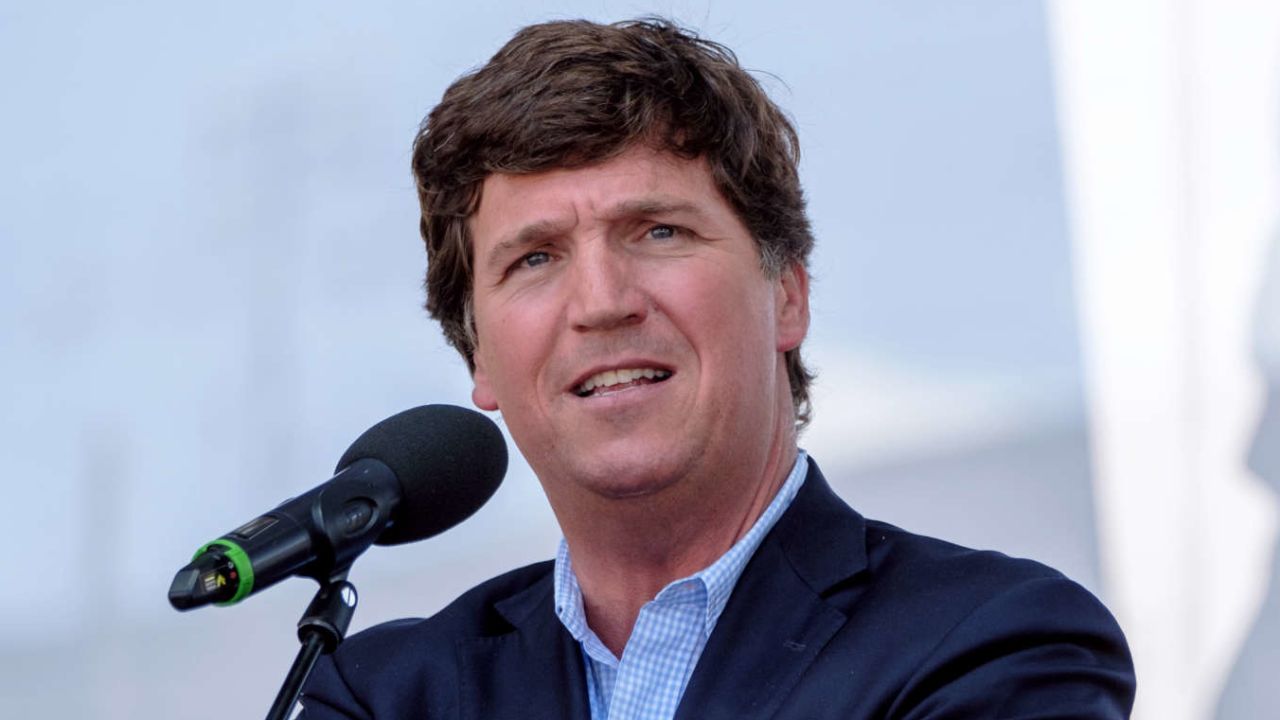 Tucker Carlson announces plans to relaunch his show on Twitter CNN