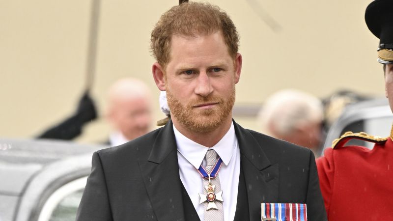 NextImg:UK tabloid apologizes to Prince Harry on first day of new phone hacking trial | CNN Business