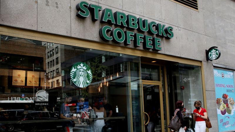 NextImg:Starbucks adds $1 surcharge for some Refreshers orders | CNN Business