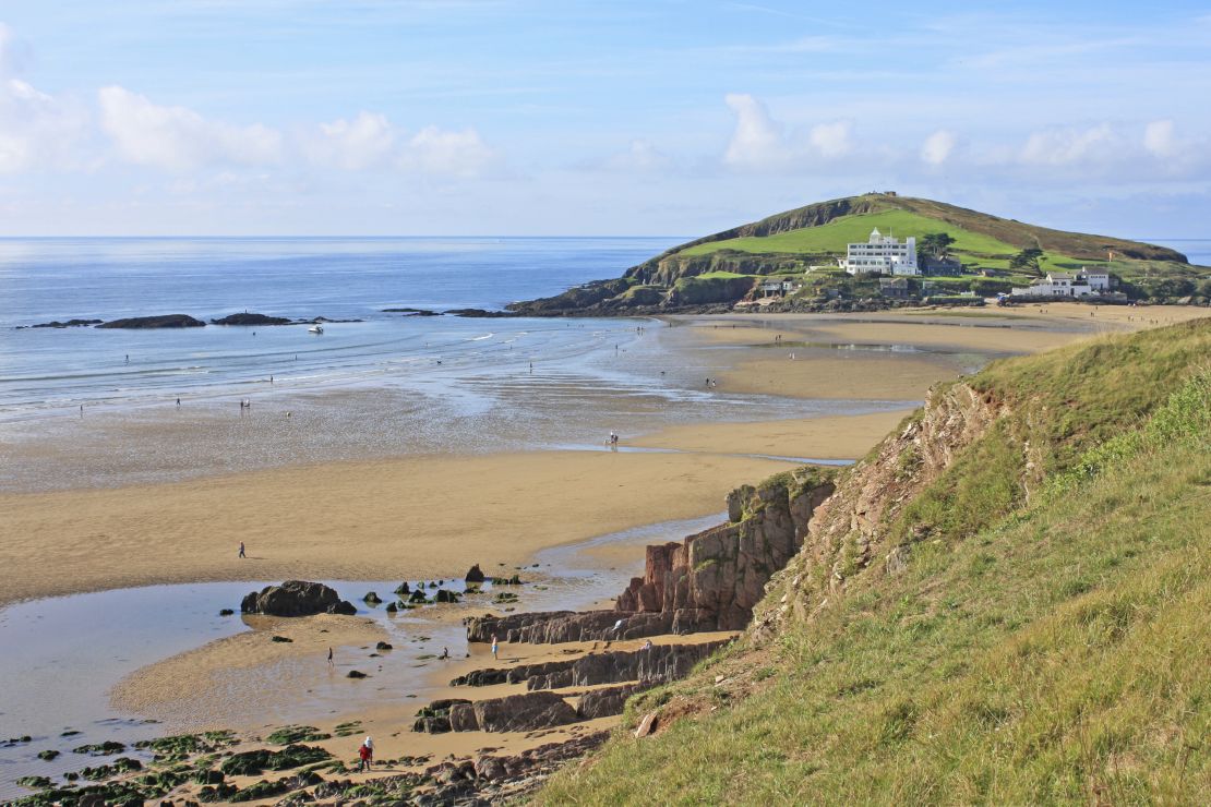Access to the island varies depending on whether the tide is in or out.