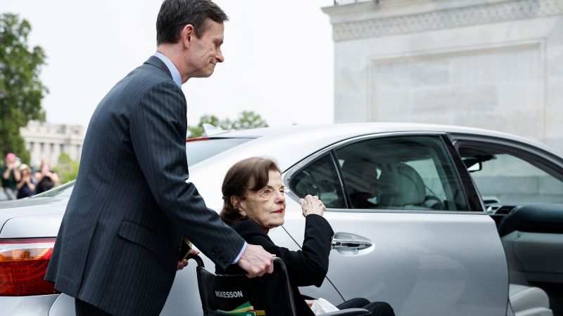 NextImg:Dianne Feinstein returns and Democrats advance Biden judicial nominees that had been stalled in committee | CNN Politics
