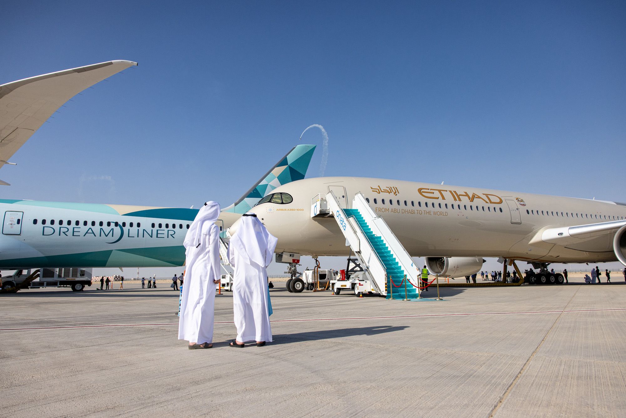 Emirates and Etihad are partnering. Will it mean a Mideast super airline? |  CNN
