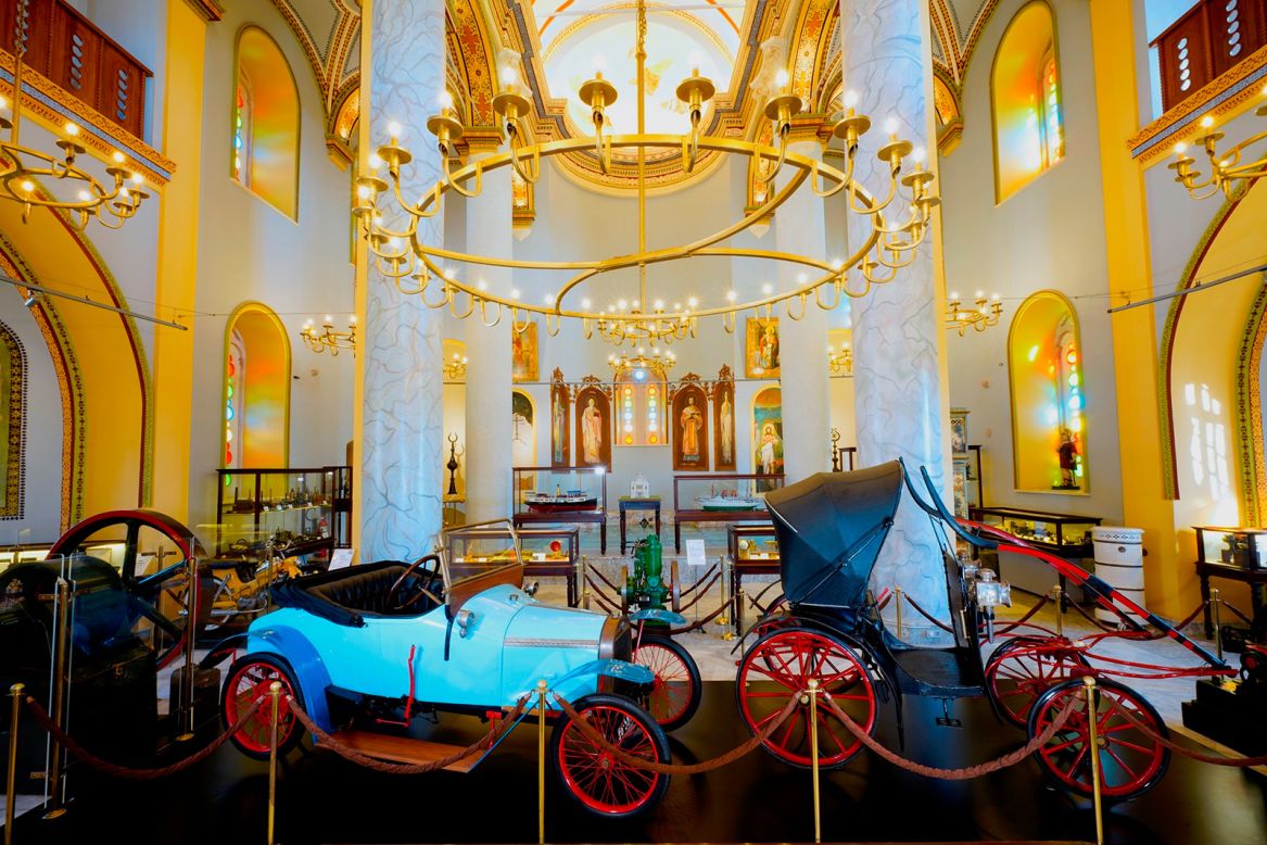 <strong>Nice digs: </strong>The Cunda Taksiyarhis Rahmi M. Koç Museum has antique cars in an old Orthodox church.