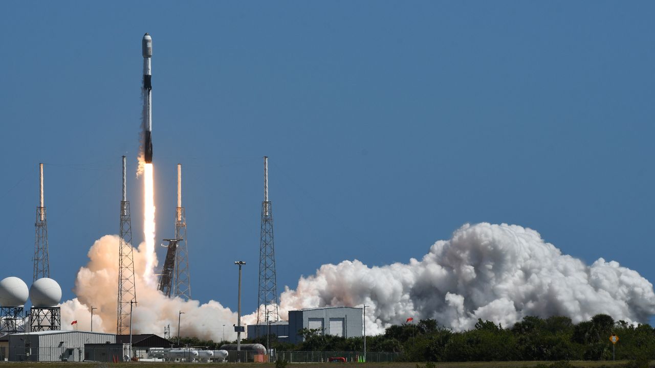 Precious Payload's platform helps clients book payloads on upcoming rocket launches -- including SpaceX's Falcon 9 (pictured).