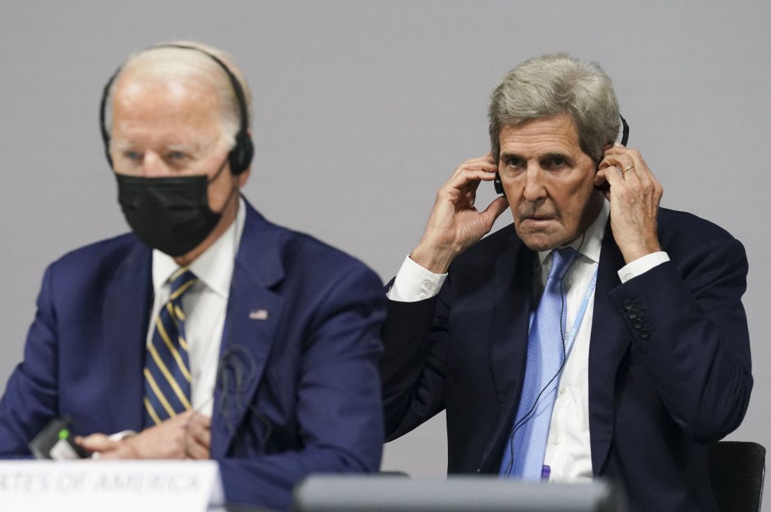 Kerry and Biden at the COP26 UN climate summit in Glasgow in November 2021.