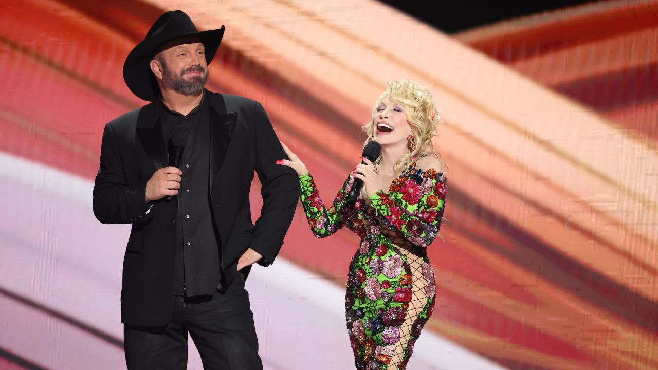 (From left) Garth Brooks and Dolly Parton hosted the 58th Academy of Country Music Awards on Thursday in Frisco, Texas. 