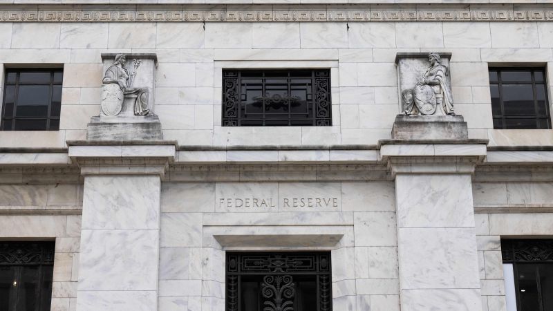 NextImg:The Fed probably won't cut rates anytime soon. Why that's good news for markets | CNN Business
