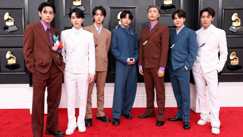 NextImg:Sorry, Swifties. That mystery book you've been preordering is actually by BTS | CNN