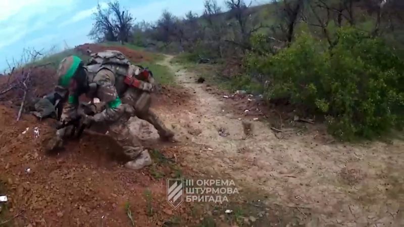 Video: GoPro captures tense firefight during battle near Bakhmut, Ukraine | CNN