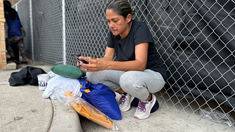 NextImg:These migrants rushed to cross the border before Title 42 lifted. But in the US they're facing a new set of worries | CNN