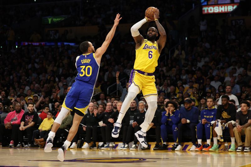 Lebron james clearance lakers warriors