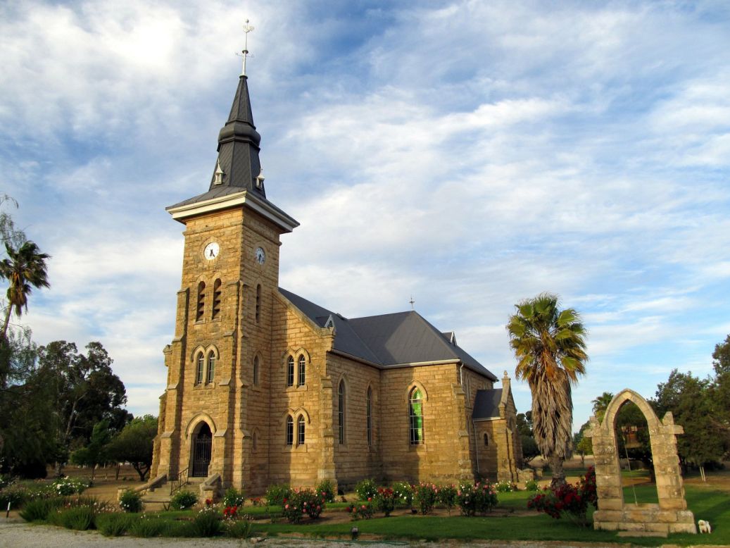 <strong>Spire and sandstone: </strong>The neo-gothic Dutch Reformed Church on Kerk Street was built in 1906, just after the devastating Boer War. The church is made entirely from Table Mountain sandstone and is one of the last remaining churches in South Africa built with this material.