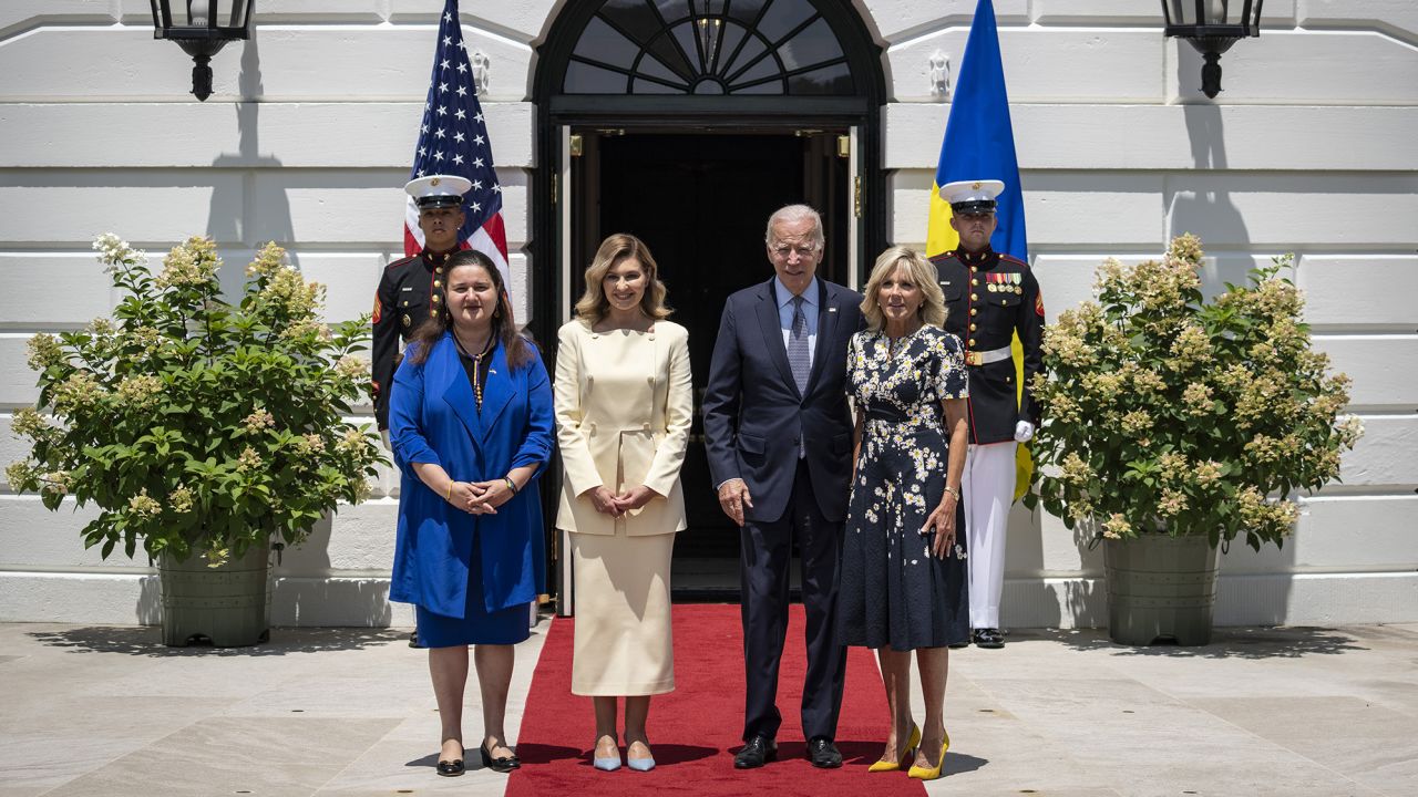 WASHINGTON, DC - JULY 19: (L-R) Ukrainian Ambassador to the United States Oksana Markarova, first lady of Ukraine Olena Zelenska, U.S. first lady Jill Biden, and U.S. President Joe Biden pose for photos as Zelenska arrives on the South Lawn of the White House July 19, 2022 in Washington, DC. Zelenska is in the United States for a series of high-level meetings and an address to Congress. (Photo by Drew Angerer/Getty Images)