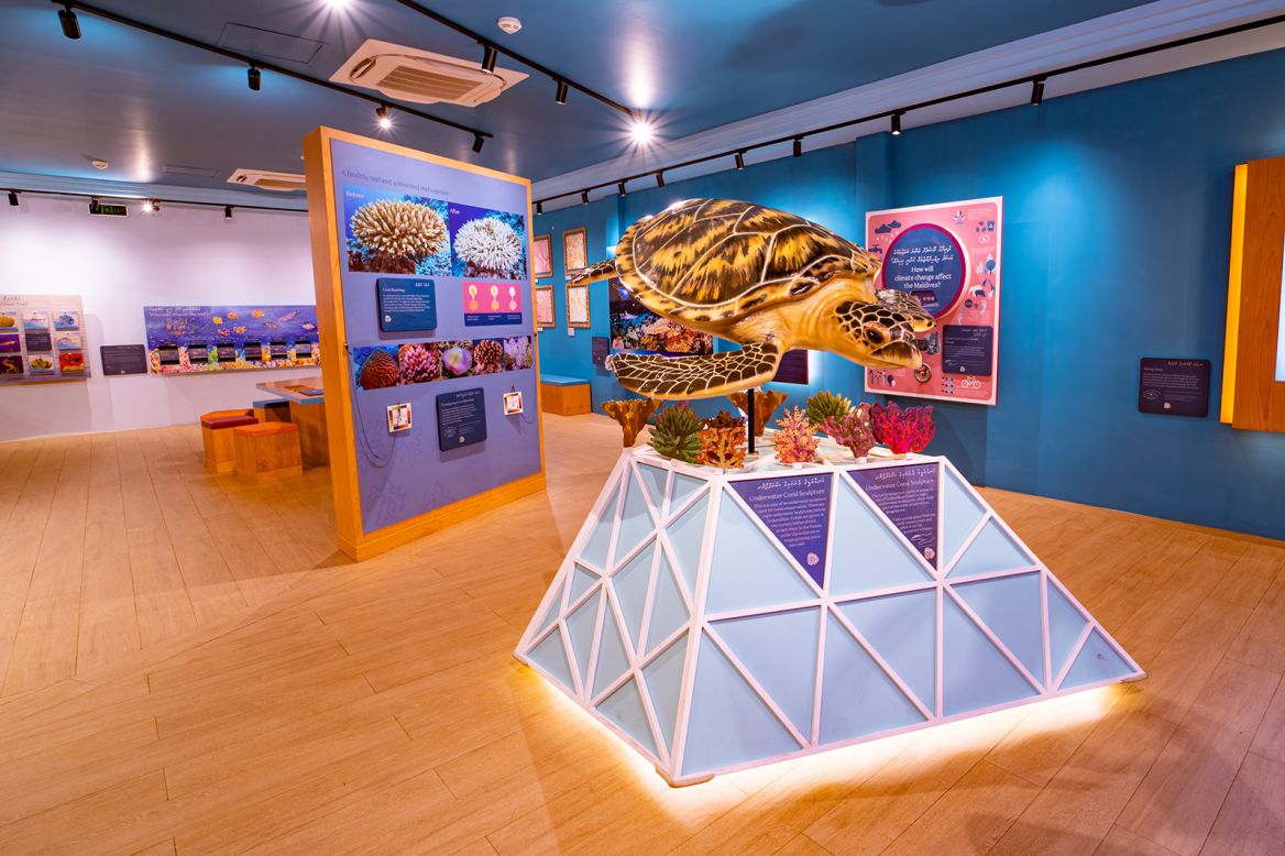 <strong>Maldives Discovery Center:</strong> Located near the marina, this center gives visitors an opportunity to learn about the country's culture, people, history and environmental challenges through a series of colorful displays.